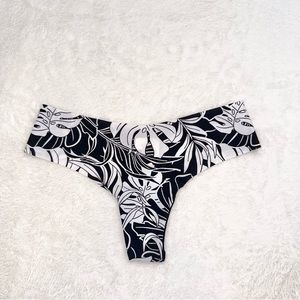 3/$25 NWT! VS PINK Thong Panty!